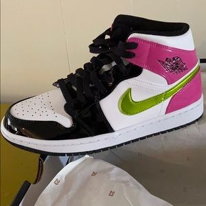 Air Jordan 1 mid se womens